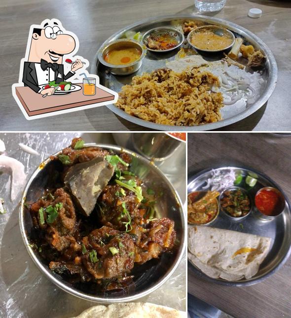 Food at Ghorpade Khanawal