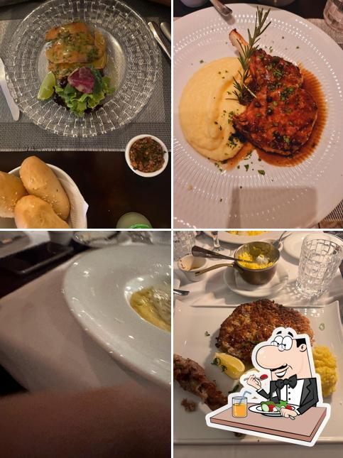 Costeletas de porco em Único Restaurante