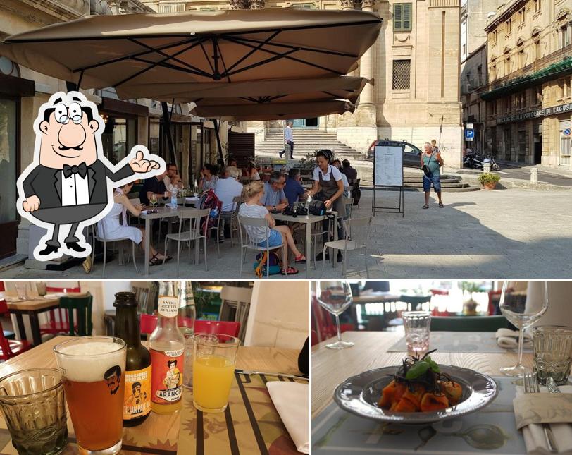 Siediti a un tavolo di Ristorante Tipico