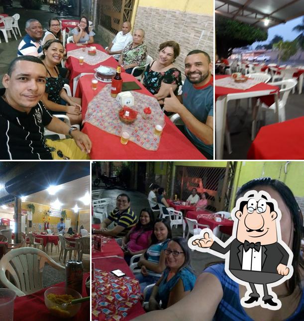 Sente em uma das mesas no Bar do Ceará 2