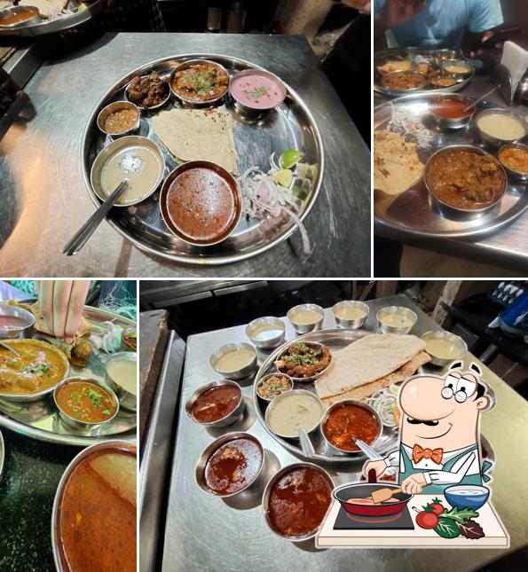 Chicken curry at Hotel Ruchkar Katta Family Restaurant
