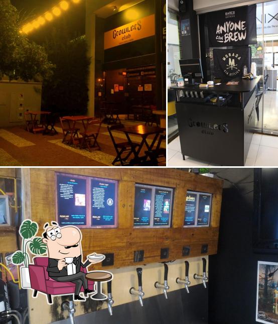 O interior do Growlers Club - Cerveja Fresca a Granel