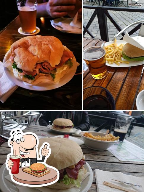 Ordina un hamburger a Macgillycuddy's