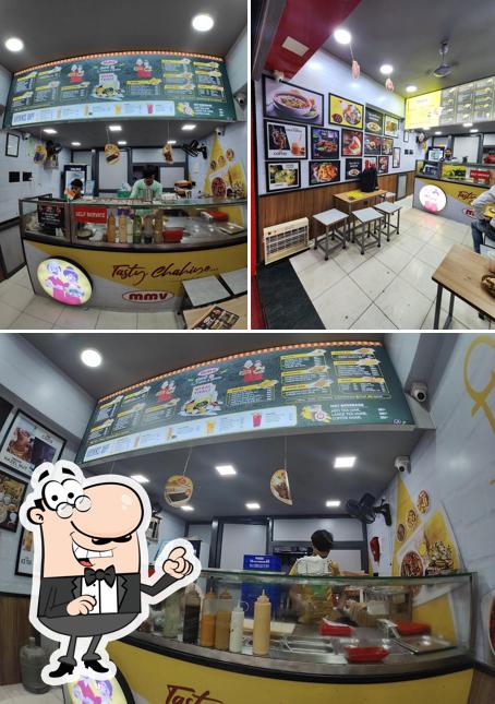The interior of MMV Mumbaiya Misal and Vadapav Iscon