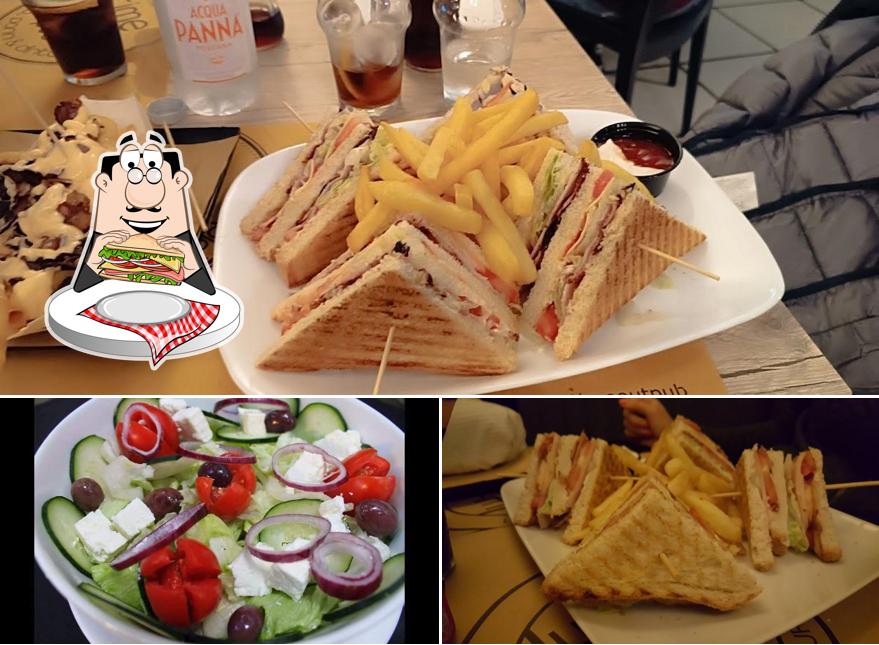 Club sandwich al Time Out Pub