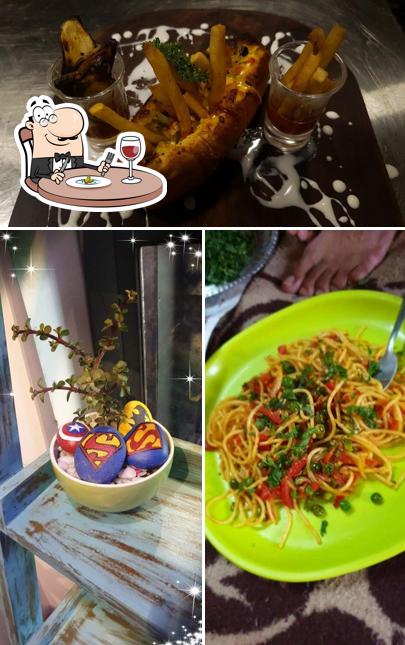 Food at CAFE CROSSOVER