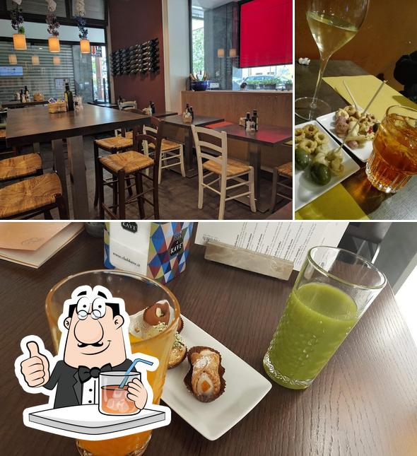 Guarda la immagine che raffigura la bevanda e interni di G Bar