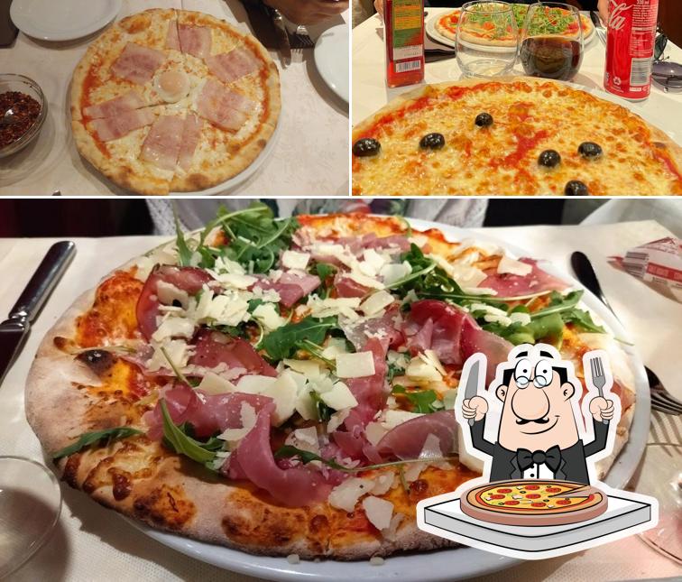 A Ristorante Pizzeria Nuova Valigia, puoi prenderti una bella pizza