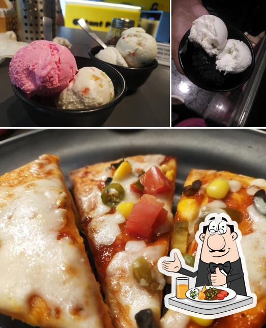 Meals at Octant Pizza