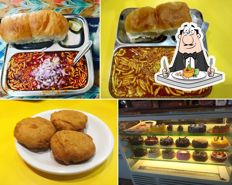 Food at Mamledar Misal