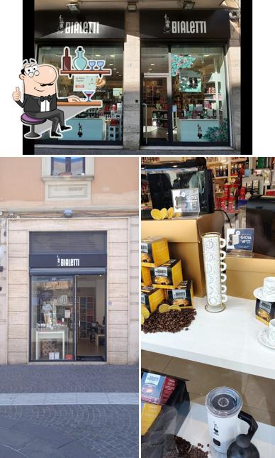 Guarda la foto che raffigura la interni e cibo di Bialetti