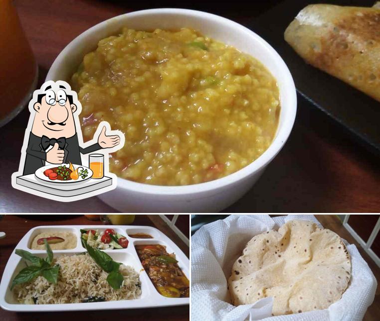 Food at VAHO CAFÉ