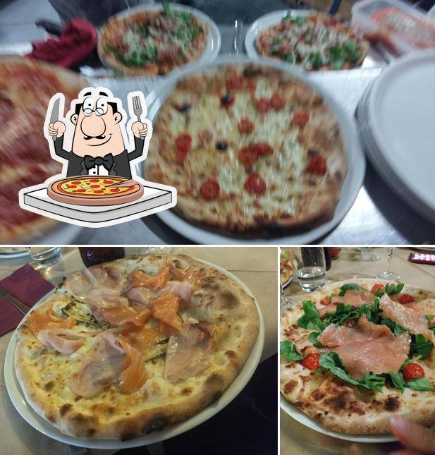 Scegli una pizza a Maniel Beach Hotel