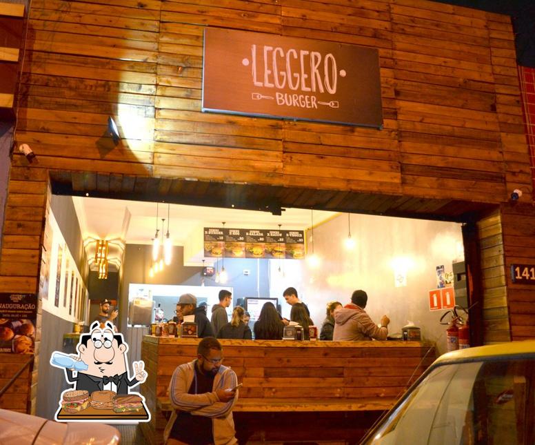 Peça um sanduíche no LGR Burger & Pizza