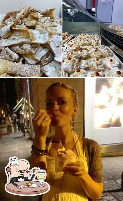 La cibo e interni del ristorante