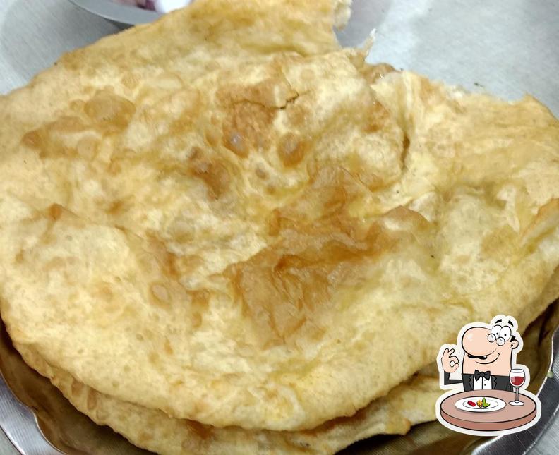 Food at Delhi Ke Chole Bhature