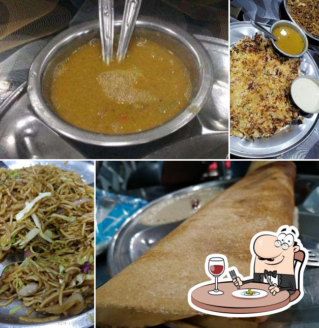 Meals at Sunny Fast Food near furniture market