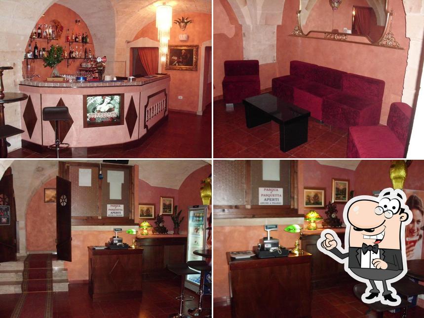 Dai un'occhiata agli interni di Akropolis/bistrot/ristorante/pizzeria