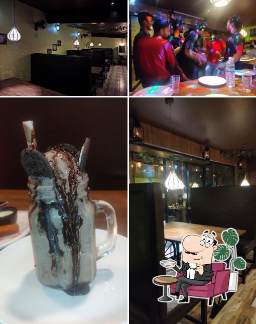 Check out how Arafa Chicken Park Restaurant ( Karur ) அரஃபா சிக்கன் பார்க் ( கரூர் ) looks inside