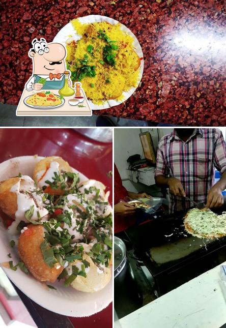 Meals at Diwan Bhel Pakodi Center