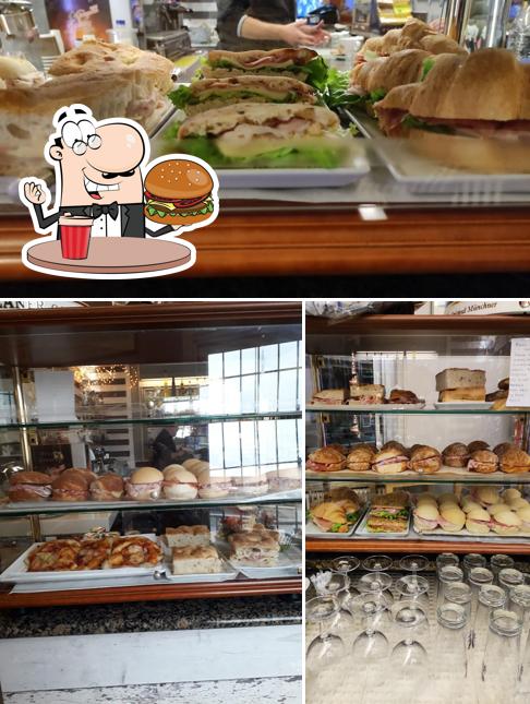 Prenditi un hamburger a Caffè San Giorgio Biker Bar