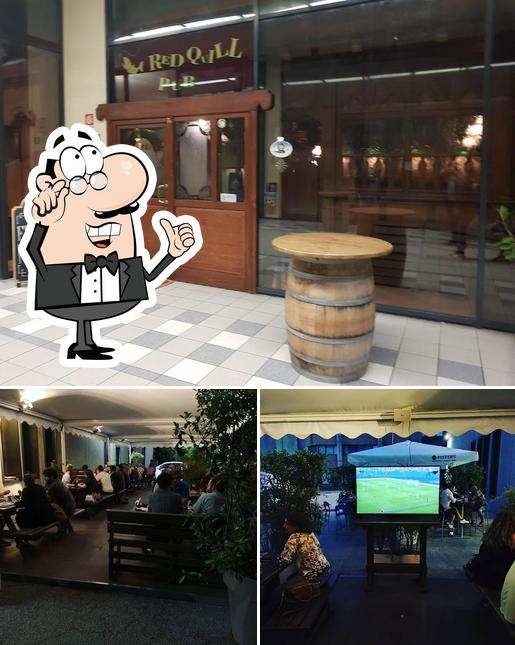 Dai un'occhiata agli interni di Red Quill Pub