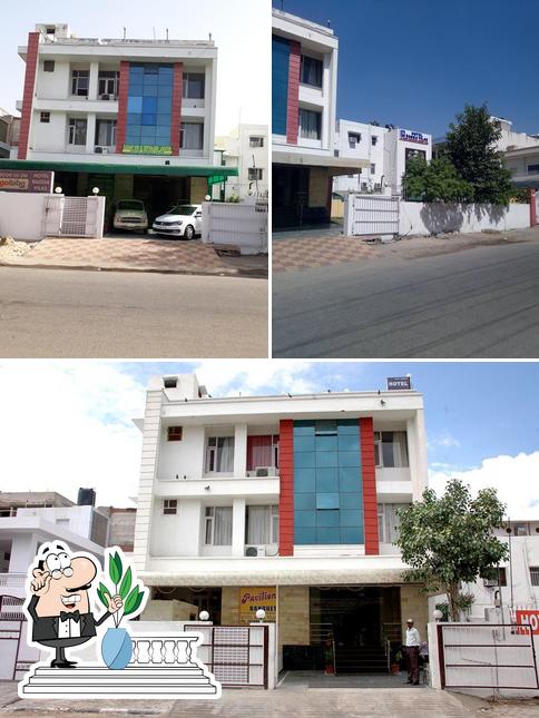 The exterior of Hotel Bagga Vilas