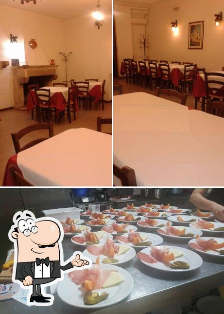 Questa è la foto che mostra la interni e cibo di Da pierino ristorante MANNA