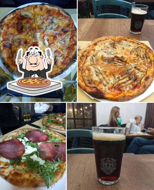 A Pizzeria I Maurizio, puoi prenderti una bella pizza