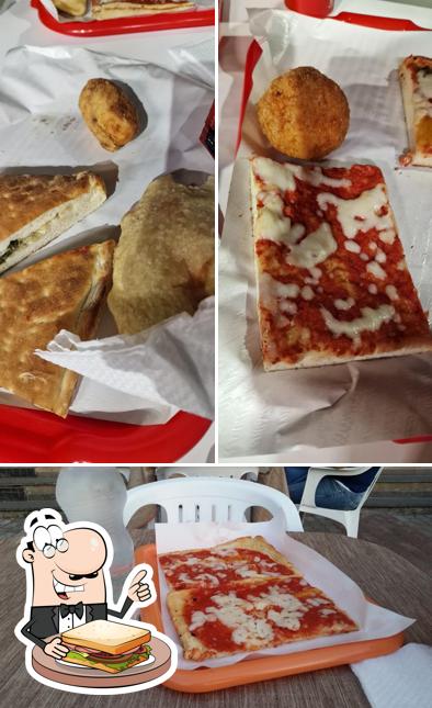 Toast al formaggio al Pizzeria La Romana