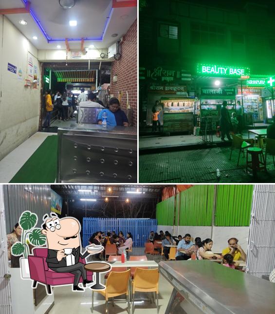 Check out how Balaji Pav Bhaji looks inside