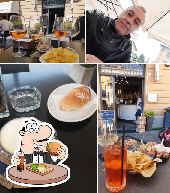 Prova un hamburger a Mostaccino café