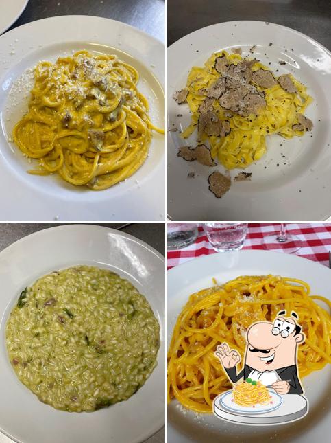 Spaghetti alla carbonara al Trattoria Amici Miei dal Cina