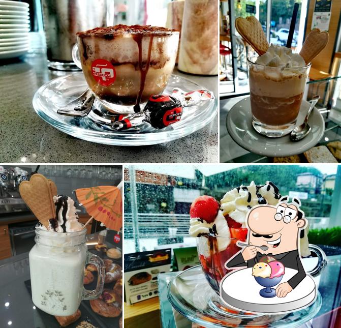 Caffè Ungheria serve un'ampia gamma di dolci