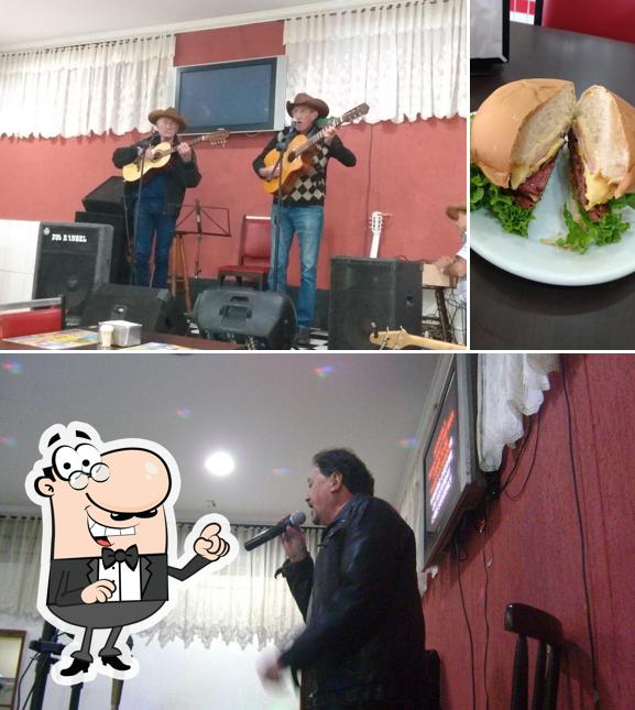 O interior do Di Renzo's - Restaurante e Pizzaria