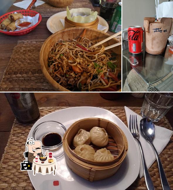 Parmi les différentes choses de la nourriture et la boisson, une personne peut trouver sur Dim Sum