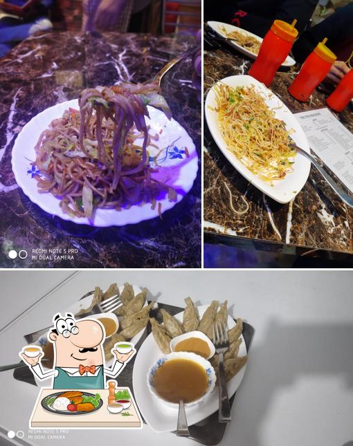 Food at The Food Shaukeens