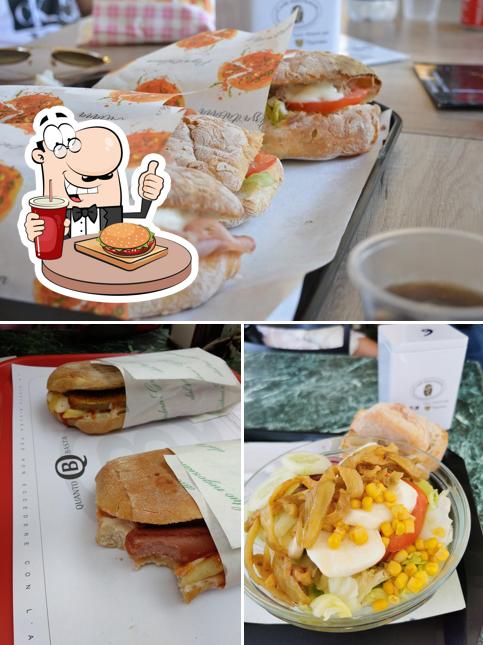 Prenditi un hamburger a al Papero d'Oro