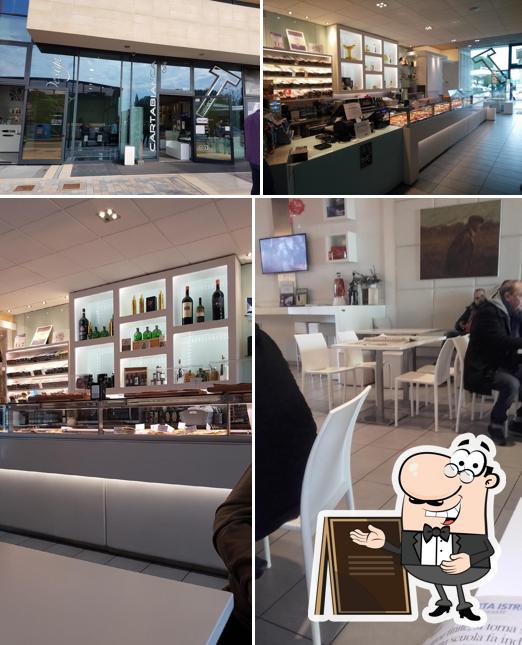 Gli esterni di Cartabianca Cafè