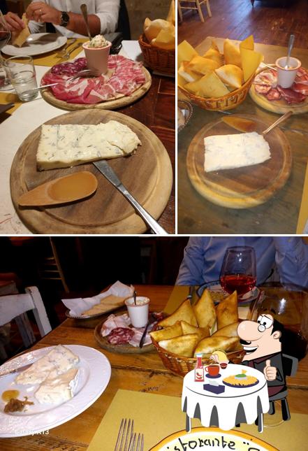 Piatto di formaggi al Osteria del Roggiolo