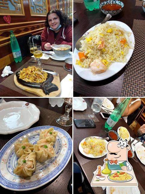 Cibo al Ristorante Cinese Zhonghua