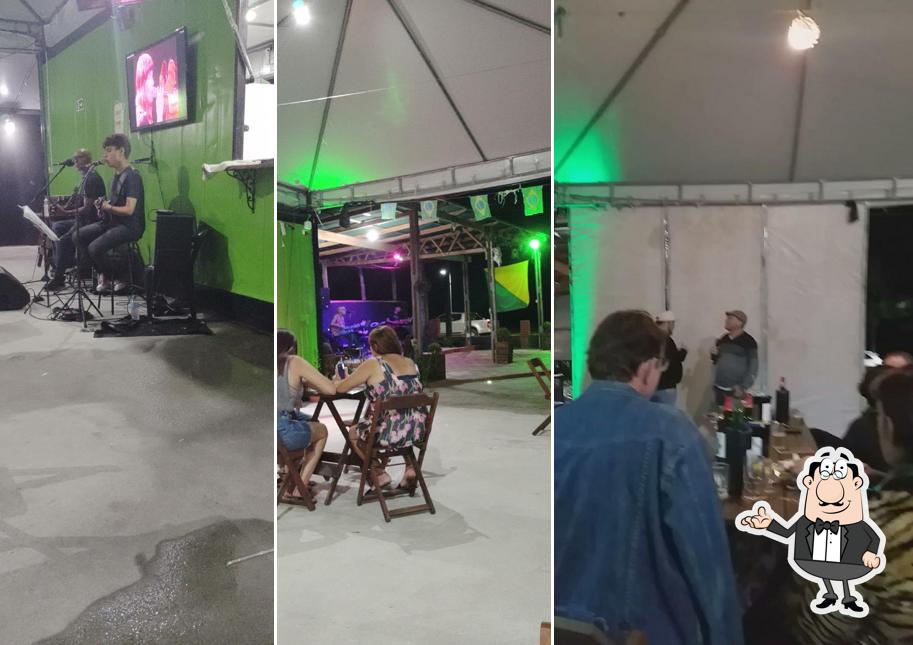 Entre diferentes coisas, interior e bebida podem ser encontrados no Gaia Chopp
