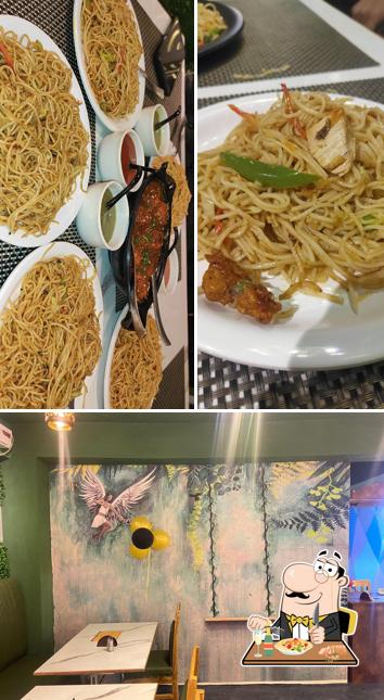 Pad thai at D-Eatery