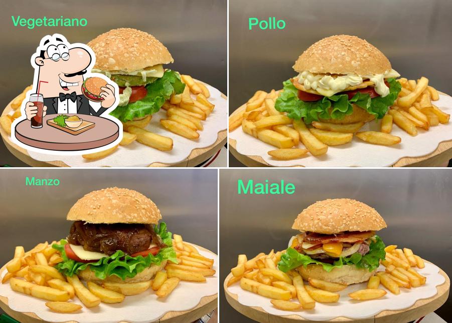 Ordina un hamburger a Pizza Shop La Coccinella di Lugli Daniele e C