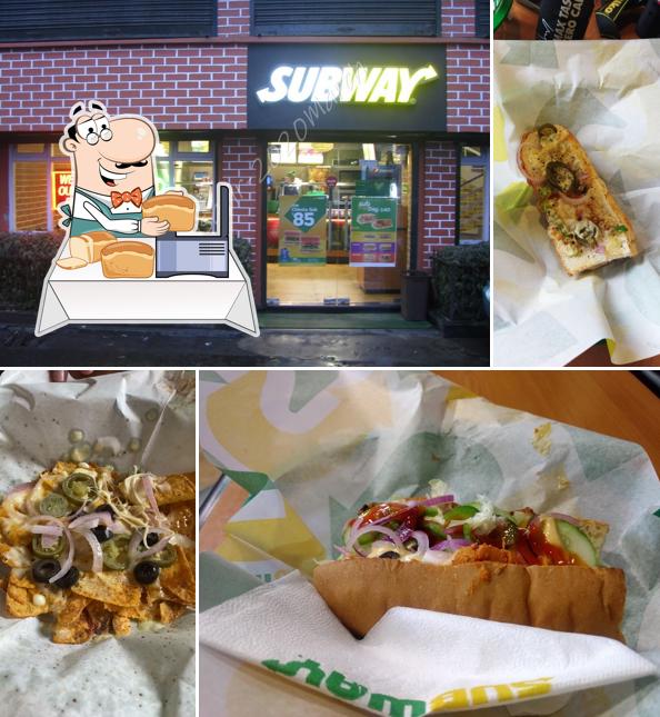 Garlic bread at Subway Mall Road