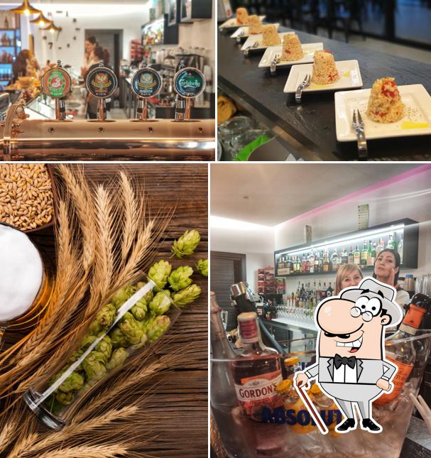 Guarda gli esterni di Caffè Italia Tortoreto