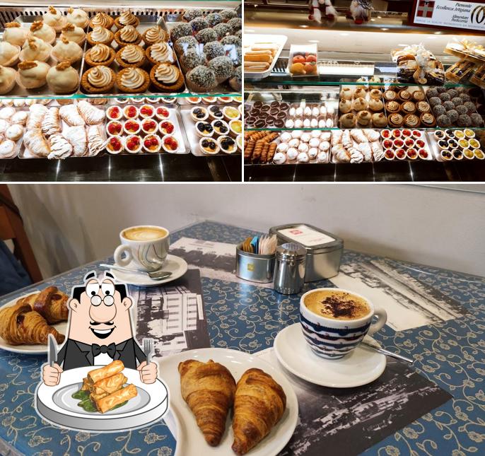Involtini primavera al Pasticceria & Caffetteria MERIS