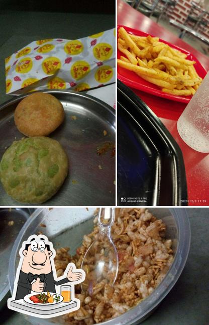 Food at Gwaliya Sweets