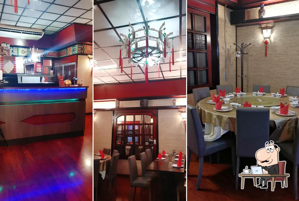 Gli interni di Sushi Bejjing Town