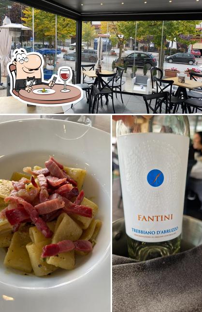 Tra le varie cose da Tiffany’s Roccaraso si possono trovare la cibo e interni